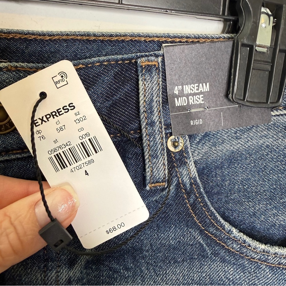 Express Mid Rise Rigid Shorts 4 - Picture 3 of 6